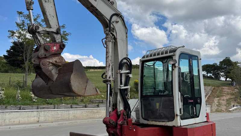 OmecoHub - TAKEUCHI TB180FR